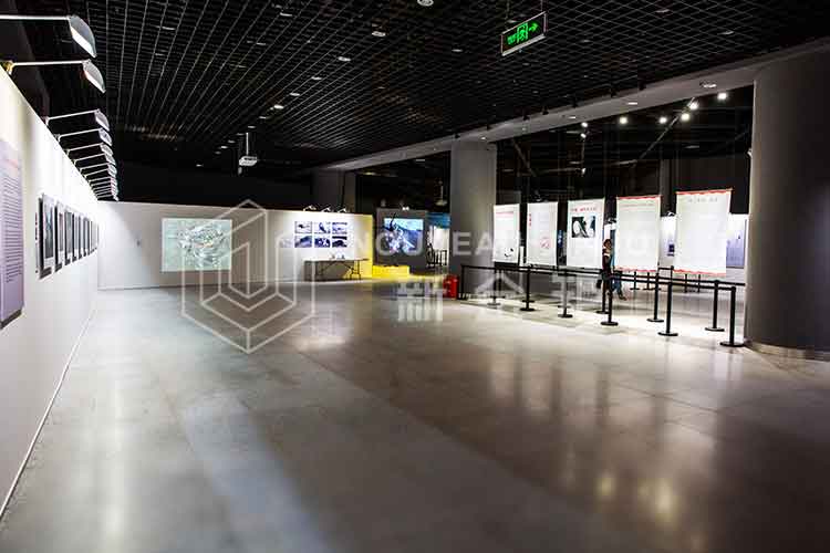 上?？萍拣^-塑料紀(jì)2